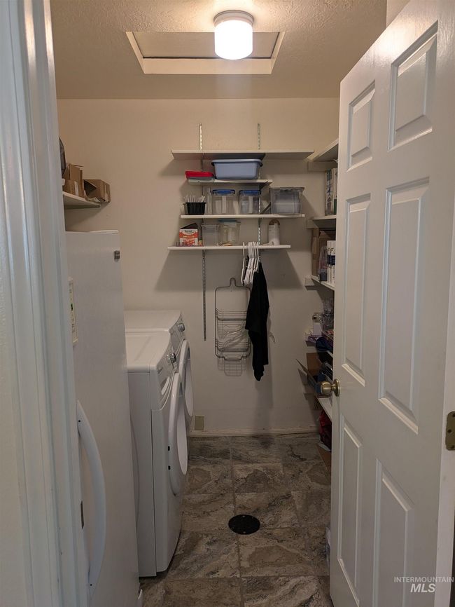 307 6 Th St, Townhouse with 2 bedrooms, 1 bathrooms and null parking in Filer ID | Image 4