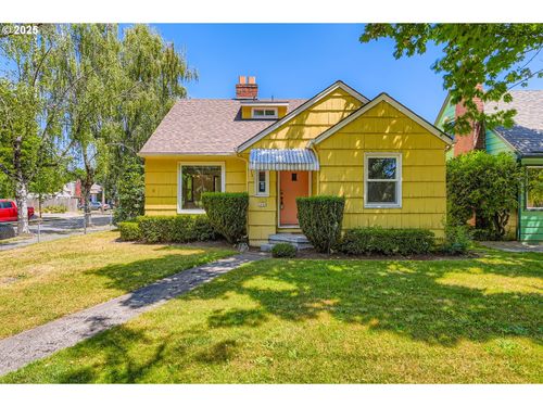 4949 N Willamette Blvd, Portland, OR, 97203-5741 | Card Image