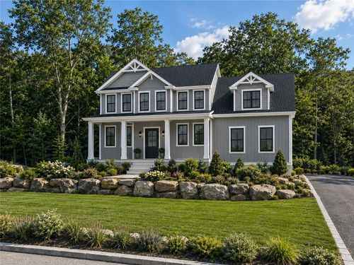 75 Elite Dr, Cranston, RI, 02921-1713 | Card Image