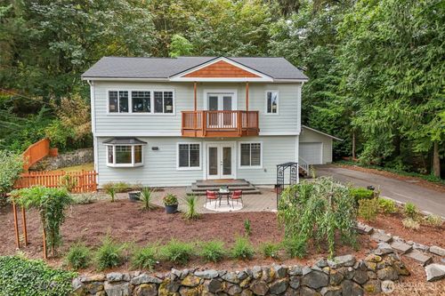 16931 Se Newport Way, Bellevue, WA, 98006-7145 | Card Image