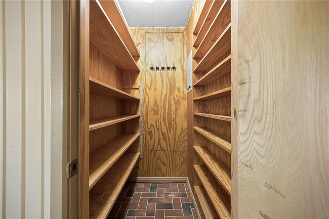 Kitchen Pantry | Image 16