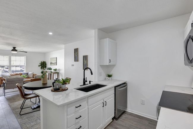 216 Brueghel, Condo with 2 bedrooms, 3 bathrooms and null parking in Blacklick OH | Image 9