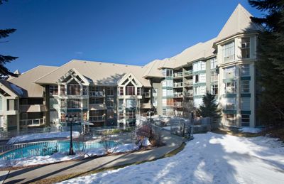 407 - 4910 Spearhead Dr, Condo with 2 bedrooms, 2 bathrooms and null parking in Whistler BC | Image 2