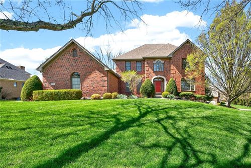 611 Southern Belle Blvd, Beavercreek, OH, 45434-6262 | Card Image