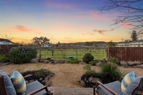 30 Creek Lane, Sonoma, CA, 95476 | Card Image