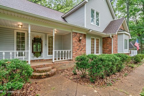 7170 Country Oak Dr, Southaven, MS, 38672-8029 | Card Image