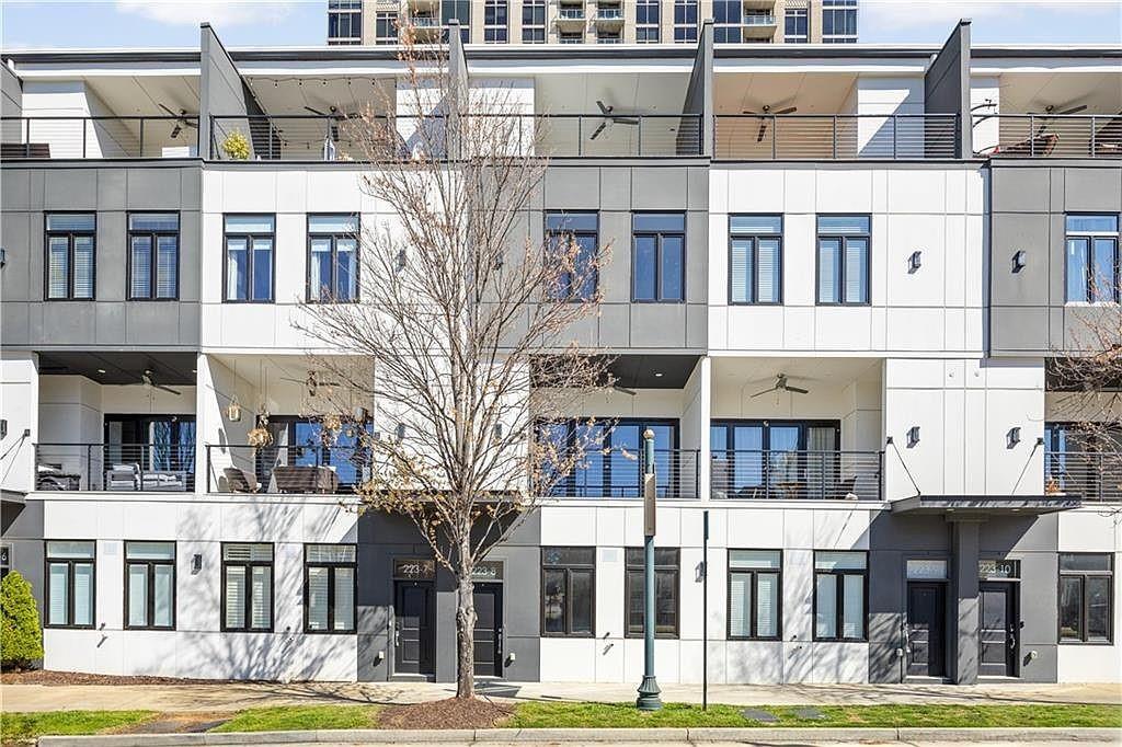 Residential Lease in Atlanta