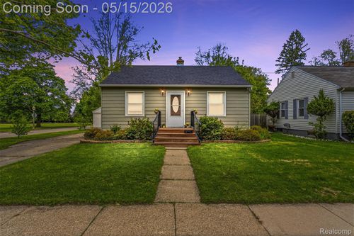 2014 Hyland St, Lansing, MI, 48915-1342 | Card Image