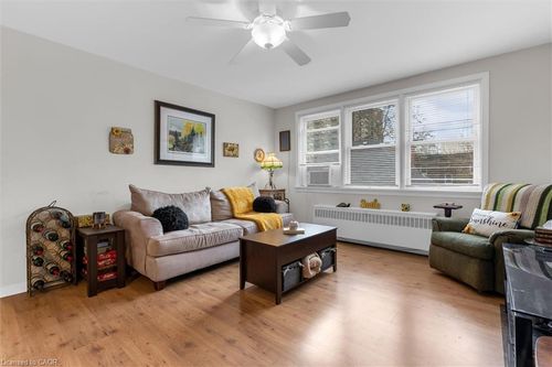 14-4 Robinson St, Hamilton, ON, L8P1Y5 | Card Image