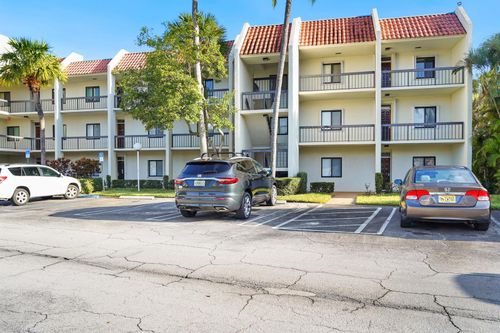 106-2550 Presidential Way, West Palm Beach, FL, 33401-1216 | Card Image