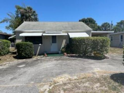 1156 W 33rd St, Riviera Beach, FL, 33404-2952 | Card Image