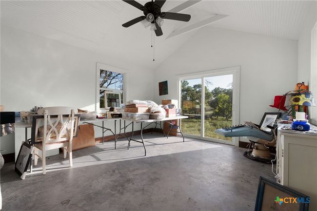 92 N Us Highway 281, Home with 3 bedrooms, 2 bathrooms and null parking in Lampasas TX | Image 38