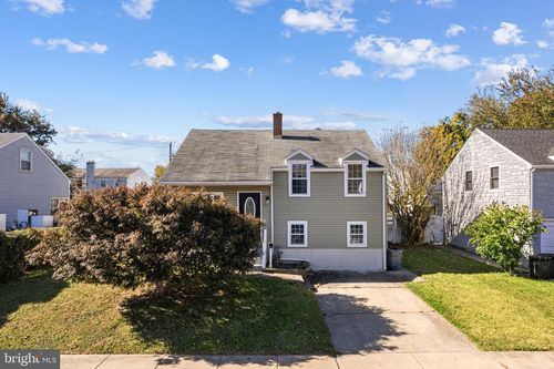 1344 Sunset St, MARCUS HOOK, PA, 19061-5329 | Card Image