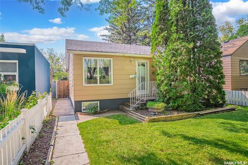 1320 Coy Ave, Saskatoon, SK, S7M0H4 | Card Image