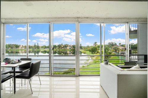 apt-228-879 195th St, Miami, FL, 33179-3410 | Card Image