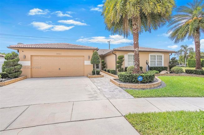 0 - 11980 Sw 23 Rd St, House other with 4 bedrooms, 2 bathrooms and null parking in Miramar FL | Image 4