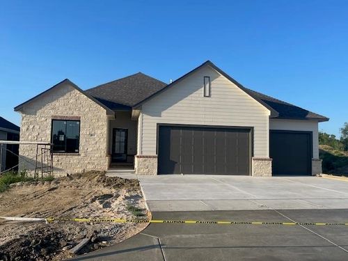 345 N Jackson Heights Ct, Wichita, KS, 67206-2761 | Card Image