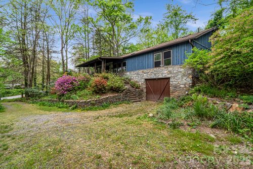 257 Pine St, Black Mountain, NC, 28711-9229 | Card Image