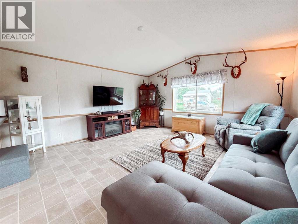 Residential in Rural Saddle Hills County 4