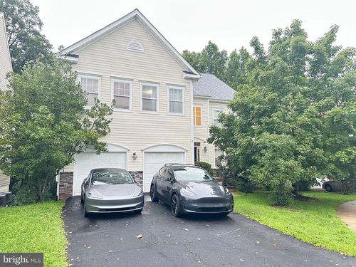 8212 Calm Pond Ct, MANASSAS, VA, 20111-2343 | Card Image
