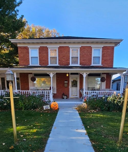 110 W Mason St, LENA, IL, 61048-9778 | Card Image