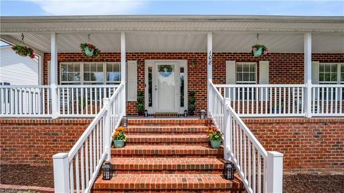 108 Larkspur Ln, Thomasville, NC, 27360-7617 | Card Image