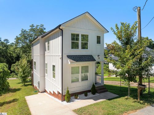 7 Railroad St, Greenville, SC, 29607-1048 | Card Image