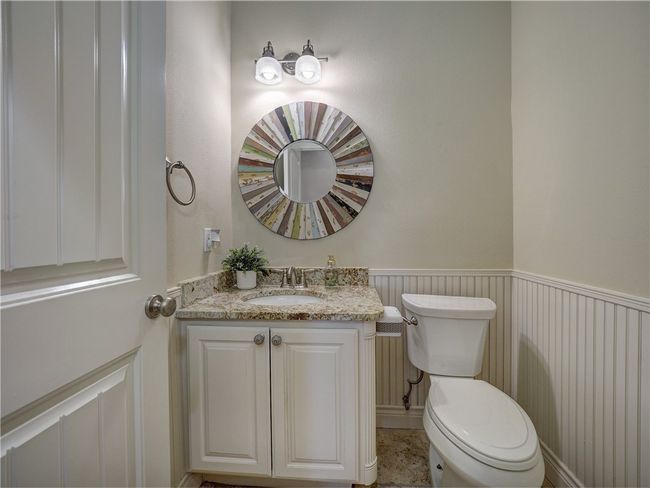 Lovely guest bath | Image 19