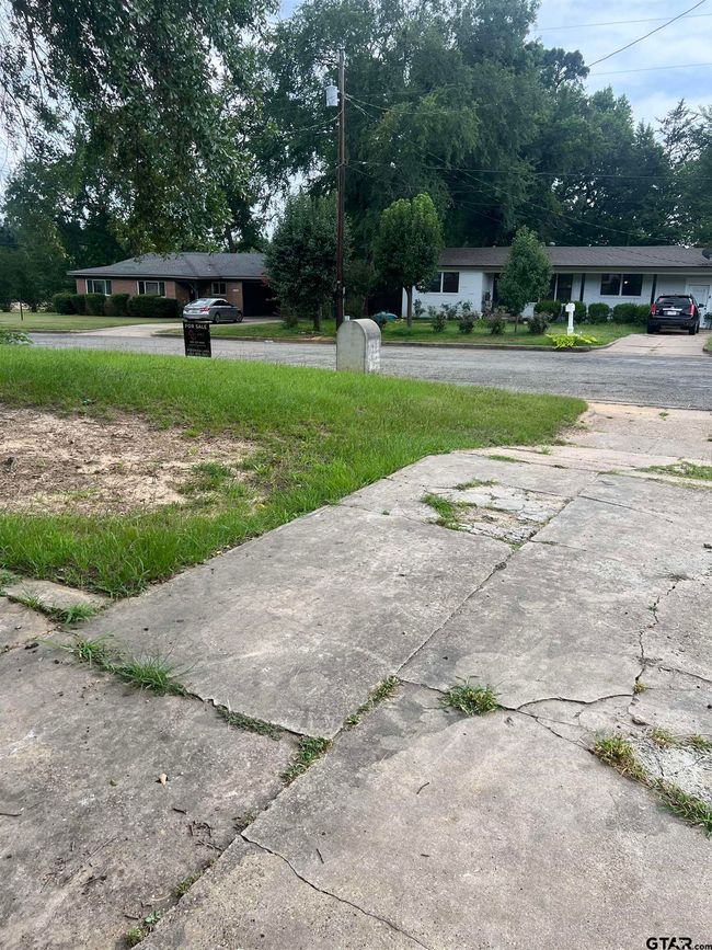 2207 Belvedere Blvd, House other with 3 bedrooms, 2 bathrooms and null parking in Tyler TX | Image 21