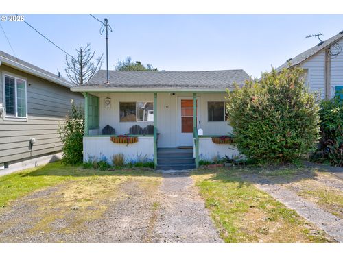 335 9th Ave, Seaside, OR, 97138-6126 | Card Image