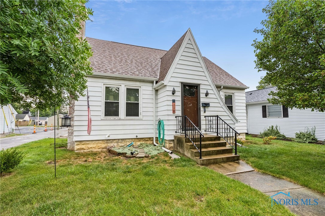 Pearl St, Findlay, OH 45840