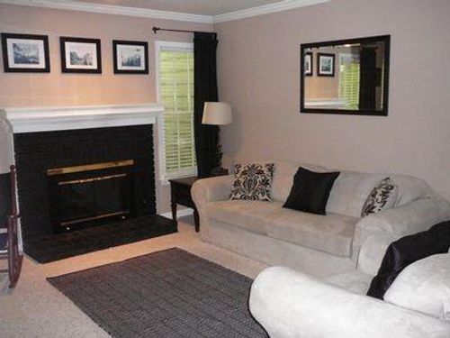 488 Salem Woods Dr Se, Marietta, GA, 30067-7195 | Card Image