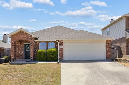 9205 Nathan Dr, White Settlement, TX, 76108-3553 | Card Image