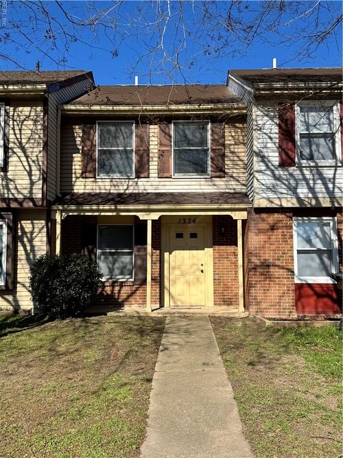 1324 Vanasse Ct, Hampton, VA, 23666-2565 | Card Image