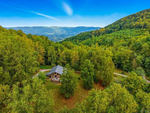 1003 Peaks Shadow Rd, Bedford, VA, 24523-6860 | Card Image