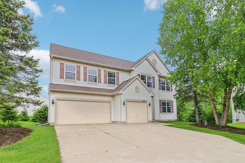 8610 Pebble Creek Ct, Wonder Lake, IL, 60097-7601 | Card Image