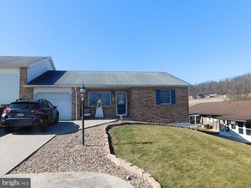 14 Kristi Ln, LEWISTOWN, PA, 17044-9705 | Card Image