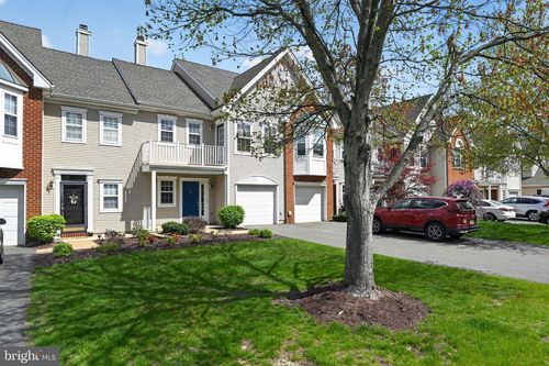 210 Deer Run Ct, Pennington, NJ, 08534-5230 | Card Image