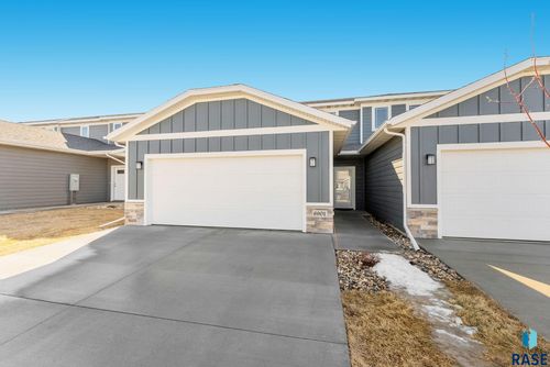 6901 W Gresford Pl, Sioux Falls, SD, 57106-2651 | Card Image