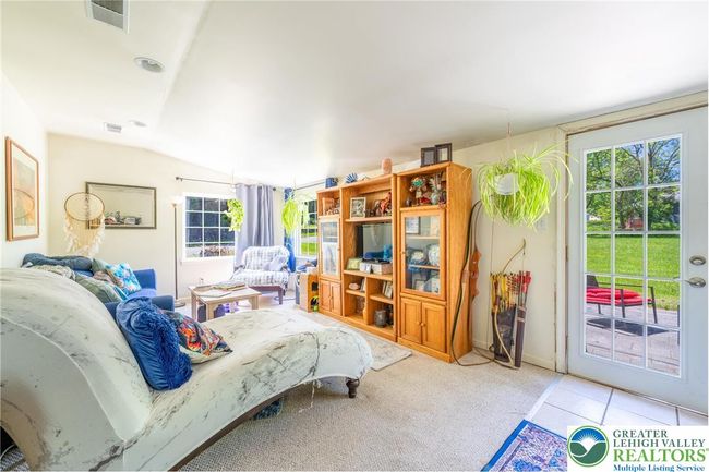 7112 Howell Ter, House other with 4 bedrooms, 2 bathrooms and null parking in Stroudsburg PA | Image 15