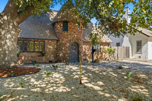 2701 Sutterville Road, Sacramento, CA, 95820 | Card Image