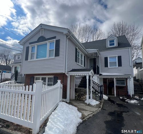 34 Raymond St, Stamford, CT, 06902-5213 | Card Image