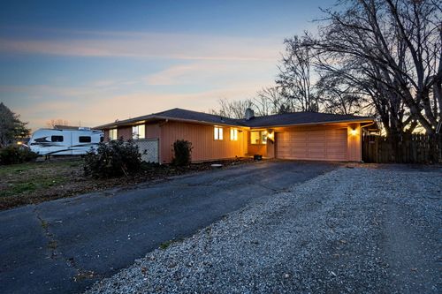 4848 Driftwood Dr, Klamath Falls, OR, 97603-8405 | Card Image