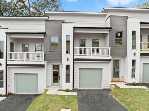 372 Forrest Ave, Gainesville, GA, 30501-3225 | Card Image