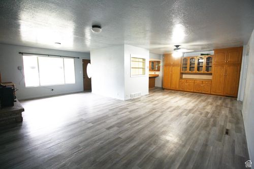 345 700, Roosevelt, UT, 84066-2566 | Card Image