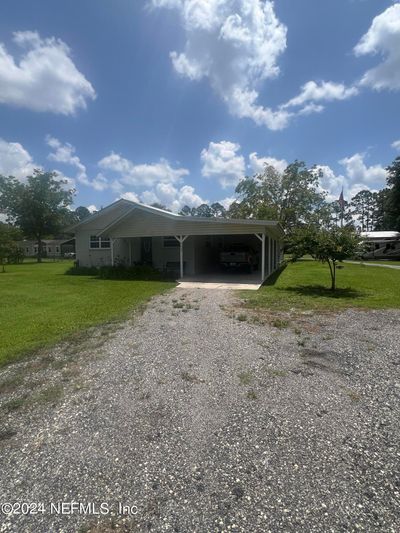 7029 S State Road 121, House other with 3 bedrooms, 2 bathrooms and null parking in Macclenny FL | Image 3