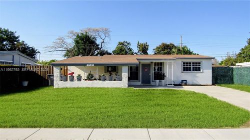 7131 Park St, Hollywood, FL, 33024-3837 | Card Image