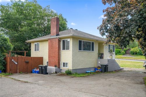 861 Tillicum Rd, Esquimalt, BC, V9A1Z7 | Card Image
