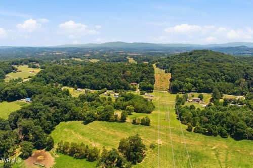 381 Possum Hollow Road, Johnson City, TN, 37615 | Card Image