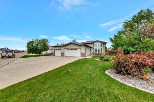 3909 65 Avenue, Lloydminster, AB, T9V2W6 | Card Image
